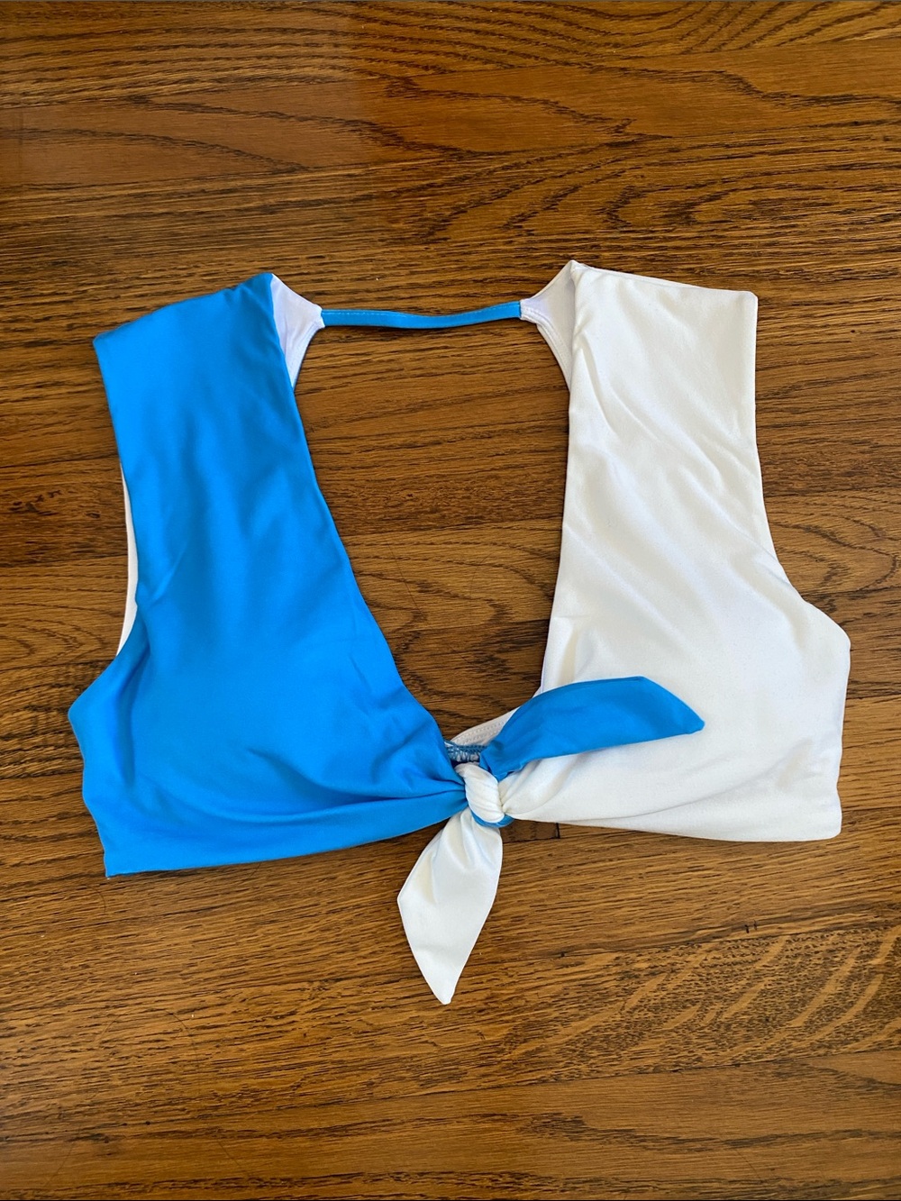 Niyama Sol Knotty Blue and White Tie-Front Women’s Yoga Sports Bra EUC Size S/M